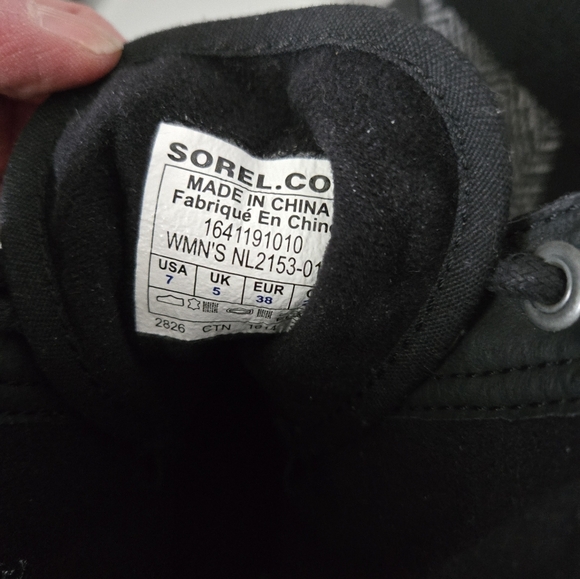 SOREL leather lace up slimboot in black and grey. SIZE 7 - Picture 11 of 13